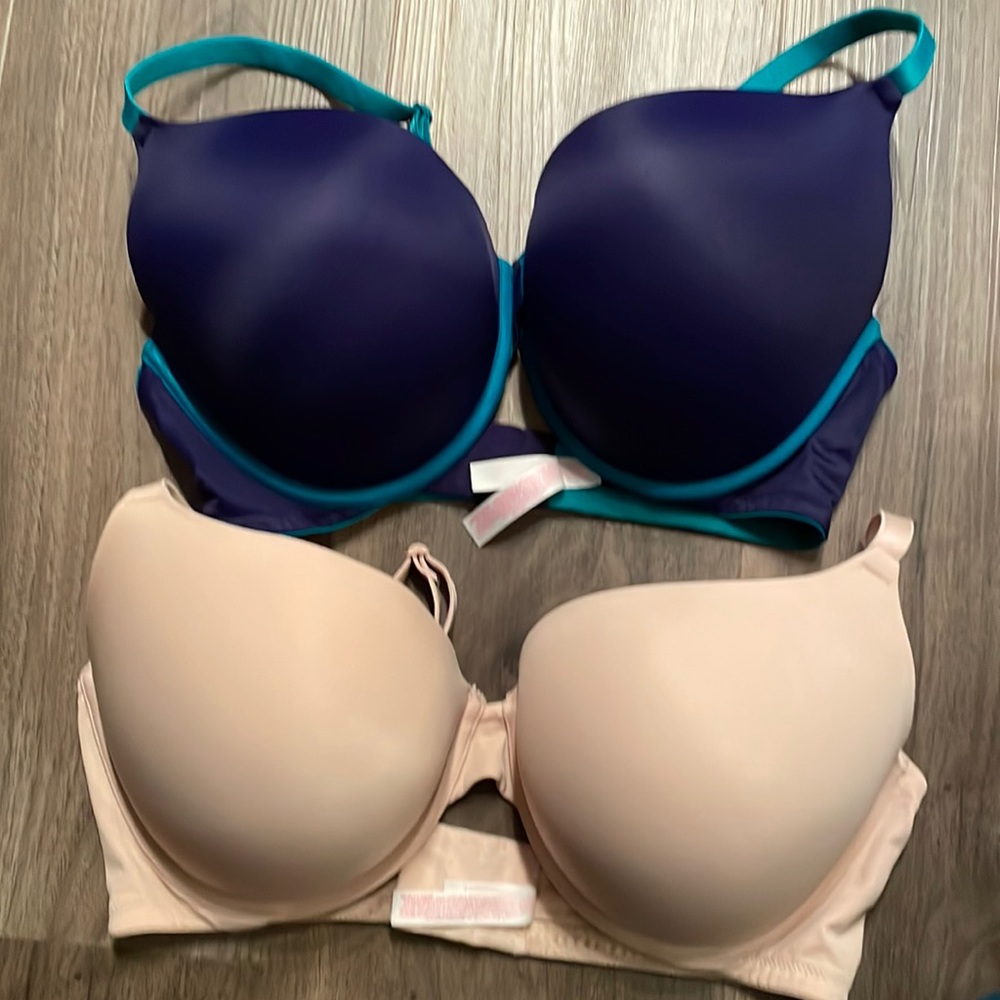 2 Pink by Victoria’s Secret 36 DD bras.